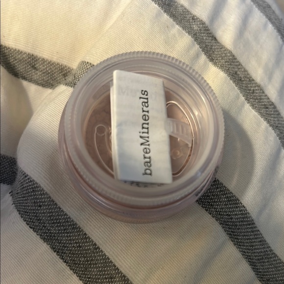 bareMinerals **RARE Shade - Picture 3 of 3